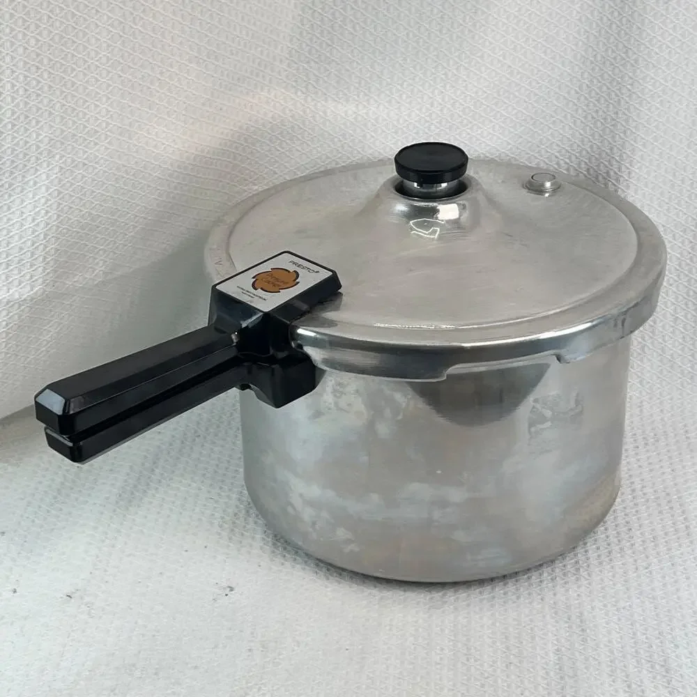 Vintage Presto 6 Qt Pressure Cooker 017PAC Rack Manual Recipe Book USA
